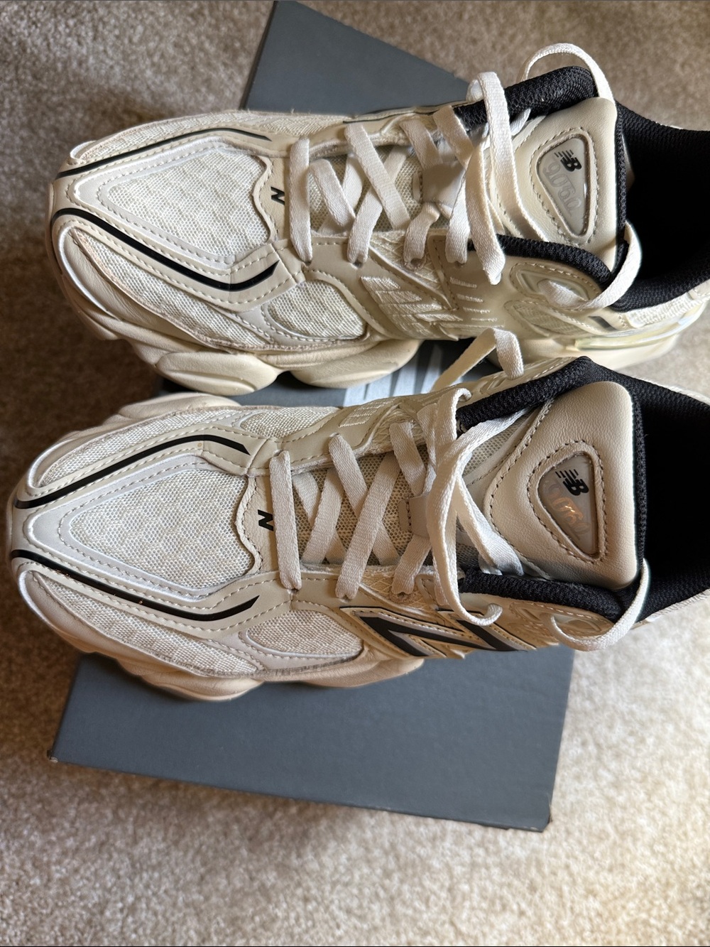 New Balance 9060 Turtledove Cream & Black Sneakers Excellent Condition W/Box - Picture 9 of 12